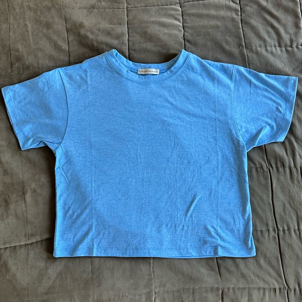 New in bag Zenana boxy T-shirt in beautiful blue. Size L